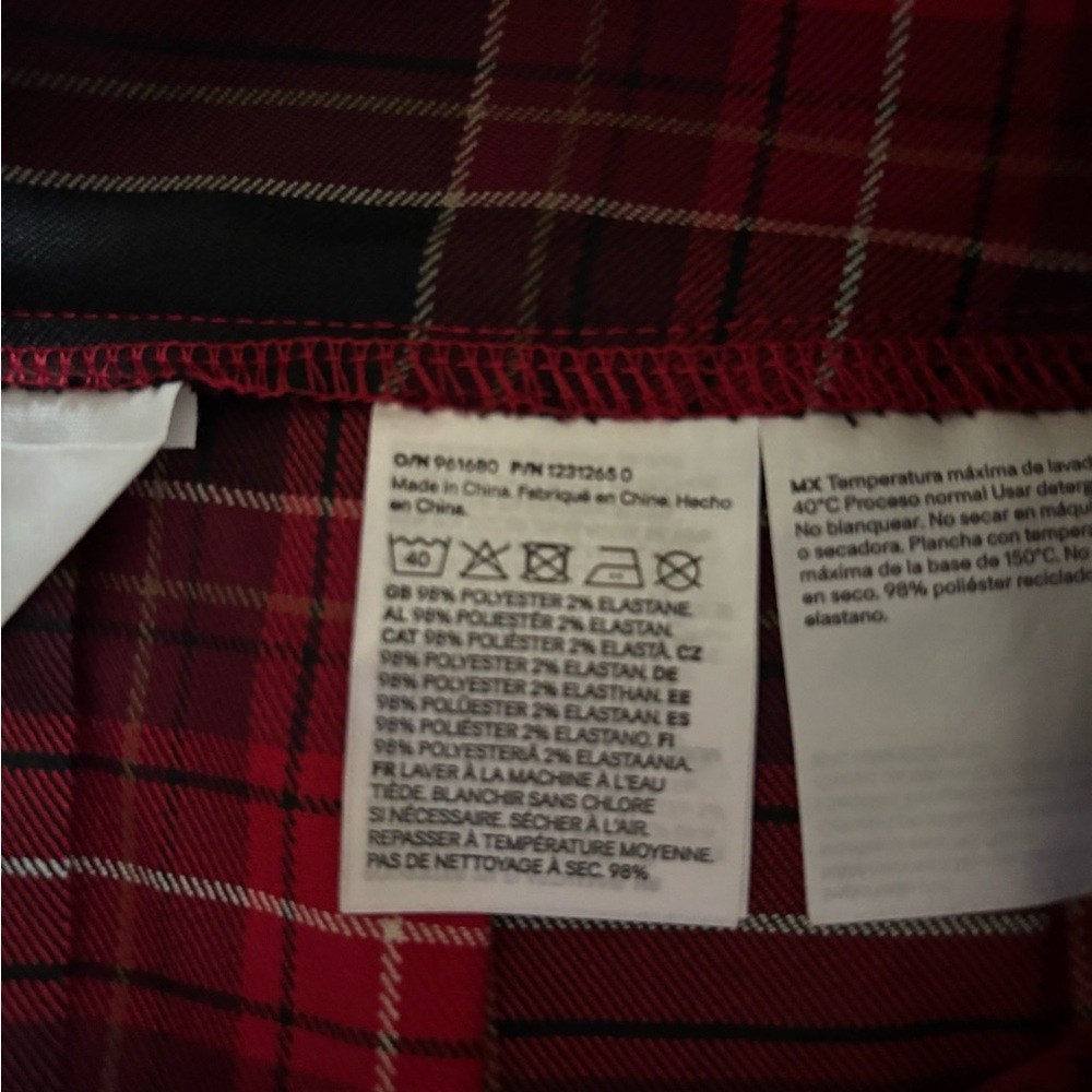 NWT H&M Girls Red & Black Plaid Mini Skirt Sz 10 - Picture 4 of 4